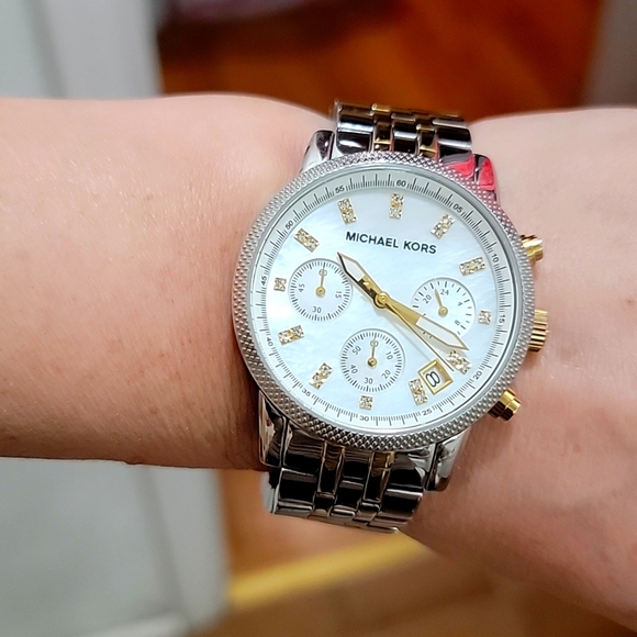 Michael Kors Watch - Picture 8 of 12